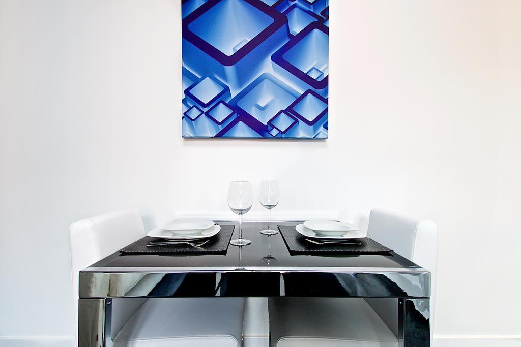Habitat Apartments Latina Madrid Szoba fotó